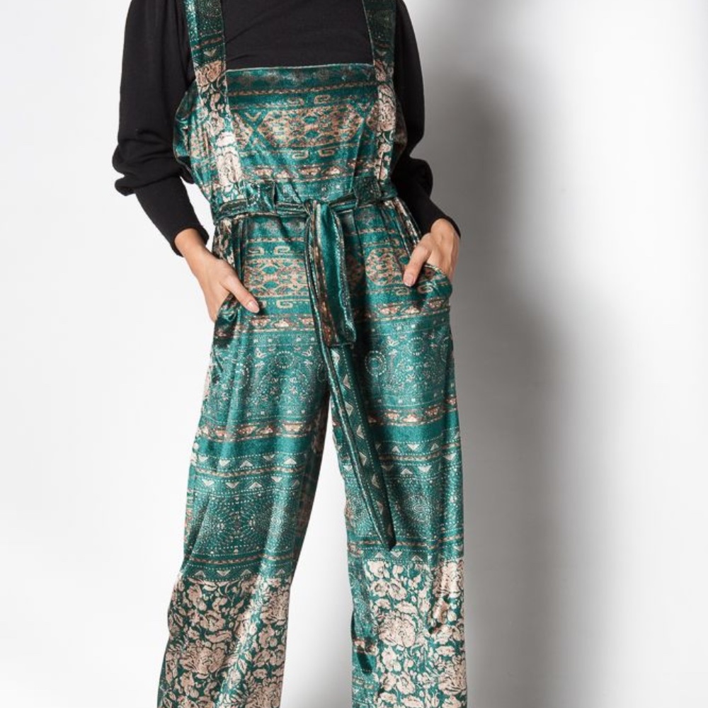 Nidodileda Emerald Green Velvet Jumpsuit